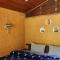 Monkey Mud House and Camps, Bir