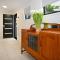 Lovely Beach House -Amazing Location, Pets - ZB9