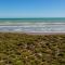 124 Surfers Pde - BYO Linen Beachfront