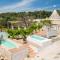 Trullo Solleone con piscine by Wonderful Italy