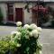 Volets rouges - Neuvy-sur-Barangeon