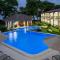 Fuego del Sol Beachfront Hotel