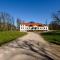 Dwór Stary Chotów