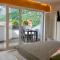 Charming Loft - Hot Tub & Free Parking