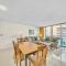 Standard Ocean View Condo - 35th floor views, Free parking & Wifi condo - Гонолулу