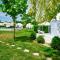 Seagloo Glamping - Adults Only