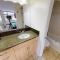 Updated 22nd Floor Waikiki Condo - Free parking & WiFi - Ideal for large family!