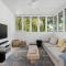 Iluka, Luxurious Riverfront Retreat