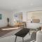 Private, Family-Friendly Home, 4BR by Airport & Free Parking - 基督城