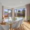 Private, Family-Friendly Home, 4BR by Airport & Free Parking - 基督城