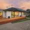 Private, Family-Friendly Home, 4BR by Airport & Free Parking