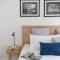 Beautiful 2BR APT with Balcony Pool and Gym - Melbourne