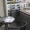 Beautiful 2BR APT with Balcony Pool and Gym - Melbourne