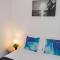 Beautiful 2BR APT with Balcony Pool and Gym
