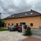 Příjemný podkrovní byt s parkováním na pozemku. - Tršice