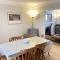 37 Trenwith Place, charming family home & garden!