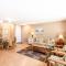 Spacious 14th Floor Corner Suite, Partial Diamond Head and Ocean Views, FREE Parking! - هونولولو