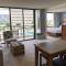Deluxe Condo with Pool View, Free Parking & Wi-Fi - Honolulu