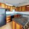 36th Floor Deluxe Ocean View Condo with Free Parking & Wifi condo