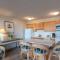 Updated Waikiki Condo with Mountain Views - 22nd floor, Free parking & WiFi