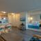 Updated Waikiki Condo with Mountain Views - 22nd floor, Free parking & WiFi