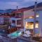 SUNRISE LUXURY POOL VILLA