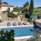 Piscine chauffée au calme sur un domaine viticole familial grande maison climatisation - Mondragon