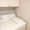 Luxurious condo (1100 sq2) /private elevator!