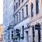 Luxurious condo (1100 sq2) /private elevator!
