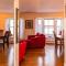 Luxurious condo (1100 sq2) /private elevator!