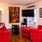 Luxurious condo (1100 sq2) /private elevator!