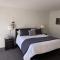 Lakes Executive Suites - 陶朗加