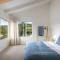 Kirra Beach House - relax in pool & sauna