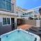 Apartment With Jacuzzi and pool access