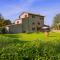 Agriturismo near Cortona with swimming pool