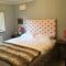 Whole of Yew Tree Cottage Sleeps 4 - Maidford