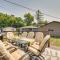Des Plaines Vacation Rental with Spacious Backyard! - Дес-Плейнс