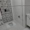 Seafront Apartment by the sea and with a beach and with big garden - 里泽