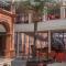 The Crown London, WorldHotels Distinctive