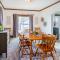 King & Queen Beds, Free Bikes, Large Deck, 2 miles from Downtown & Coliseum! - Fort Wayne