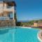 Elegant Residence Ea Bianca 2 Bedroom sleeps 6 extra bed available