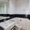 Rooms at Mansion One, Shared Apartment Only - George Town