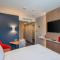 Holiday Inn Express - Hamburg South A7-AS42 by IHG