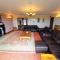 12 person villa over looking the coast 5 STAR - Dyffryn