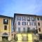 PortaTorre Suite, a Charming apartment in the Heart of Como, Free Private Parking, Air Conditioning & More! - Комо