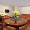 Hotel Windsor House Inn By GEH Suites