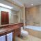 Hotel Windsor House Inn By GEH Suites