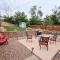 2 bedroom* Minutes from downtown *Firepit