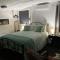 Orange Tree Cottage - garden hideaway - 旺格努伊