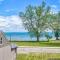 Lake view cottage with three ensuites and elevator - Fort Erie